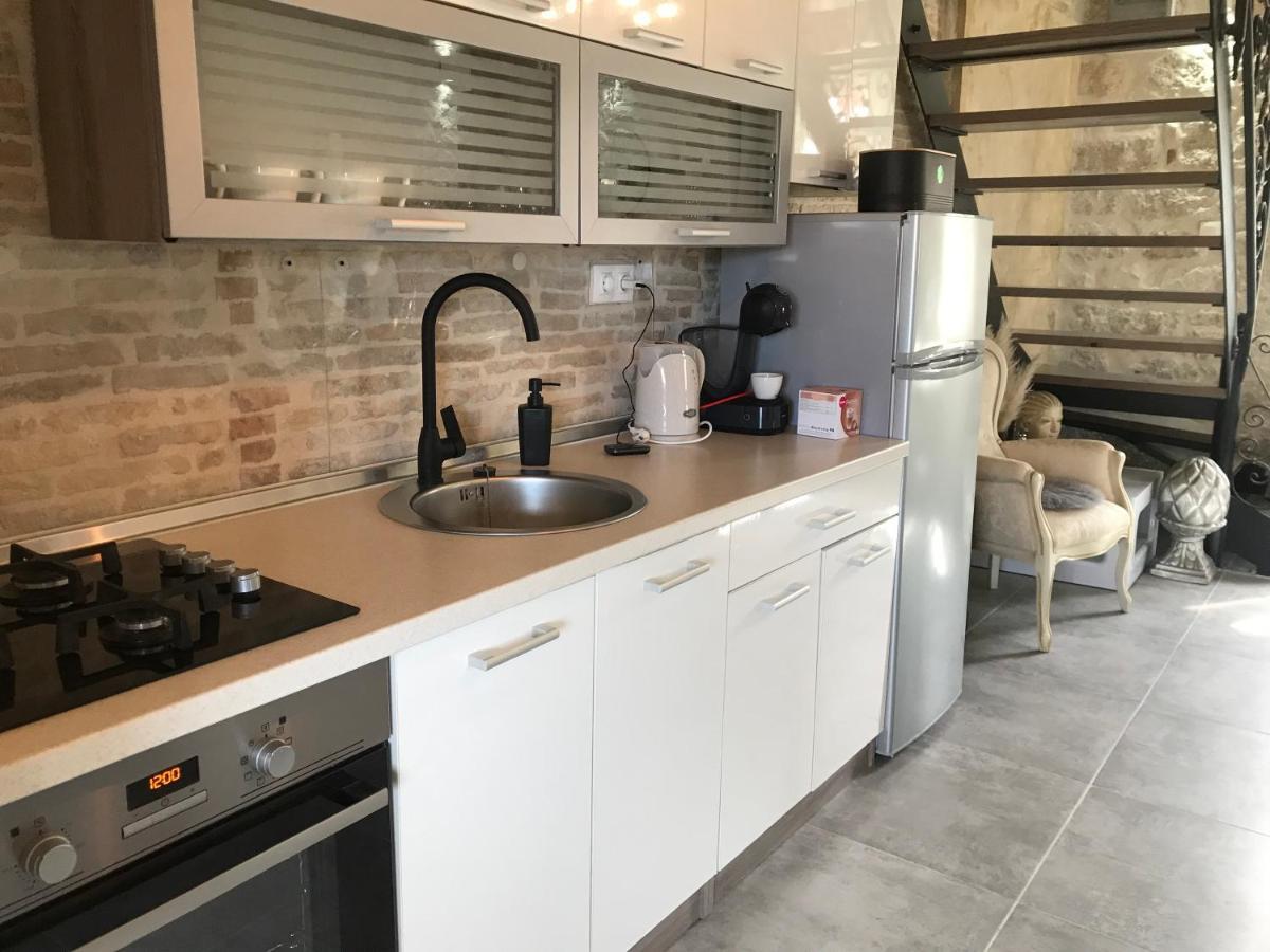 Stone House Chiara Seaview Apartment Funtana Exterior photo
