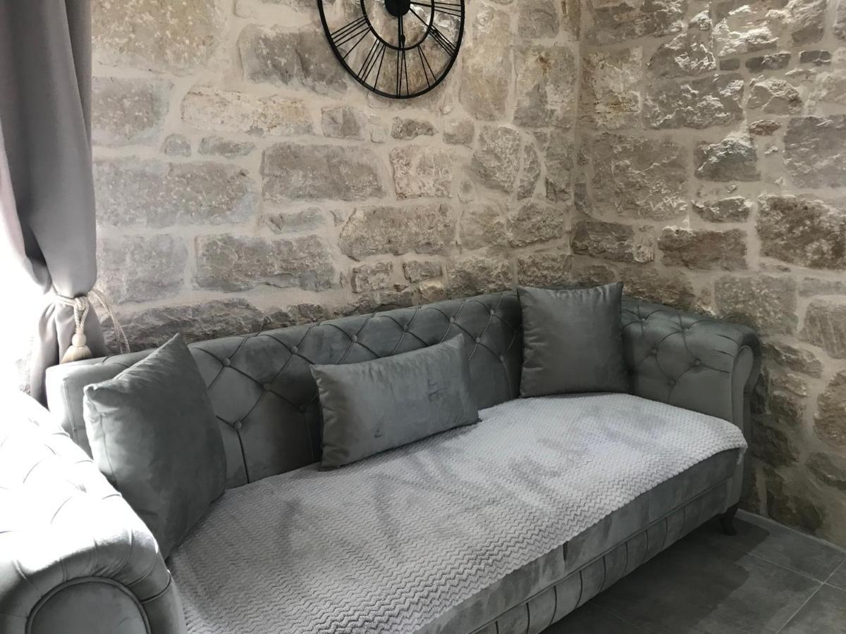 Stone House Chiara Seaview Apartment Funtana Exterior photo